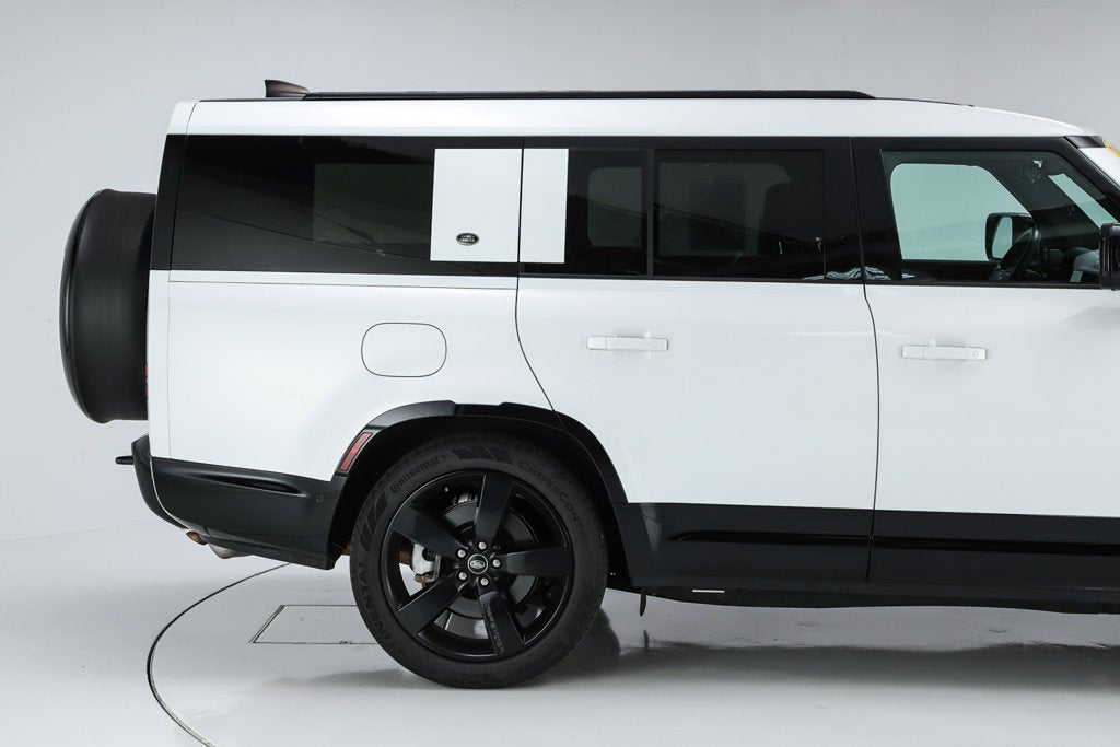 2024 Land Rover Defender 130 X-Dynamic SE