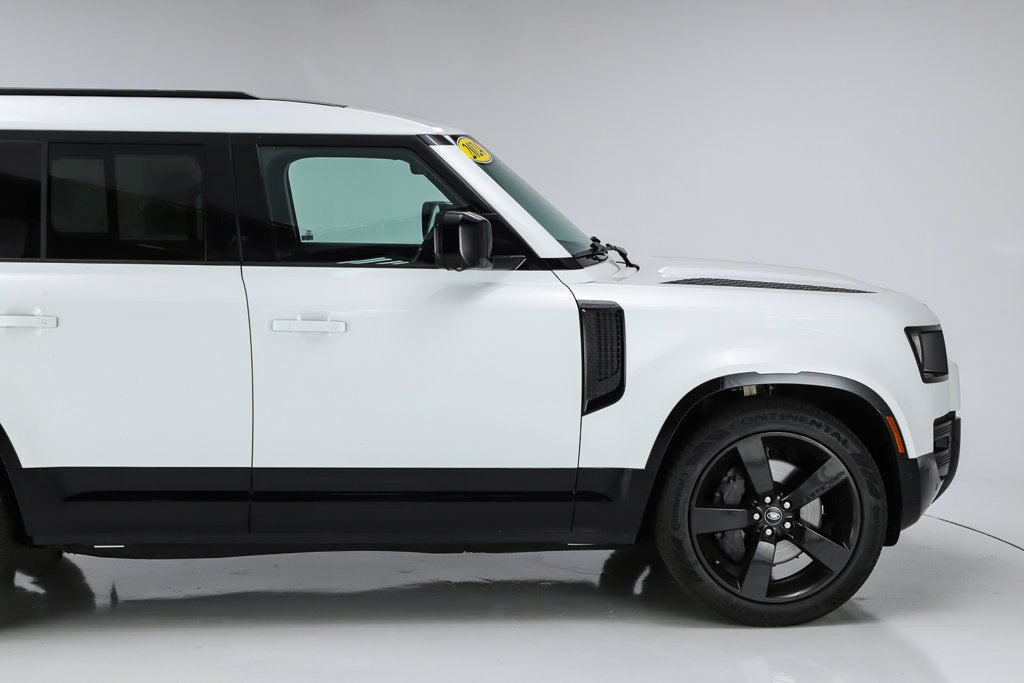 2024 Land Rover Defender 130 X-Dynamic SE