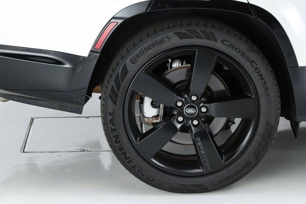 2024 Land Rover Defender 130 X-Dynamic SE