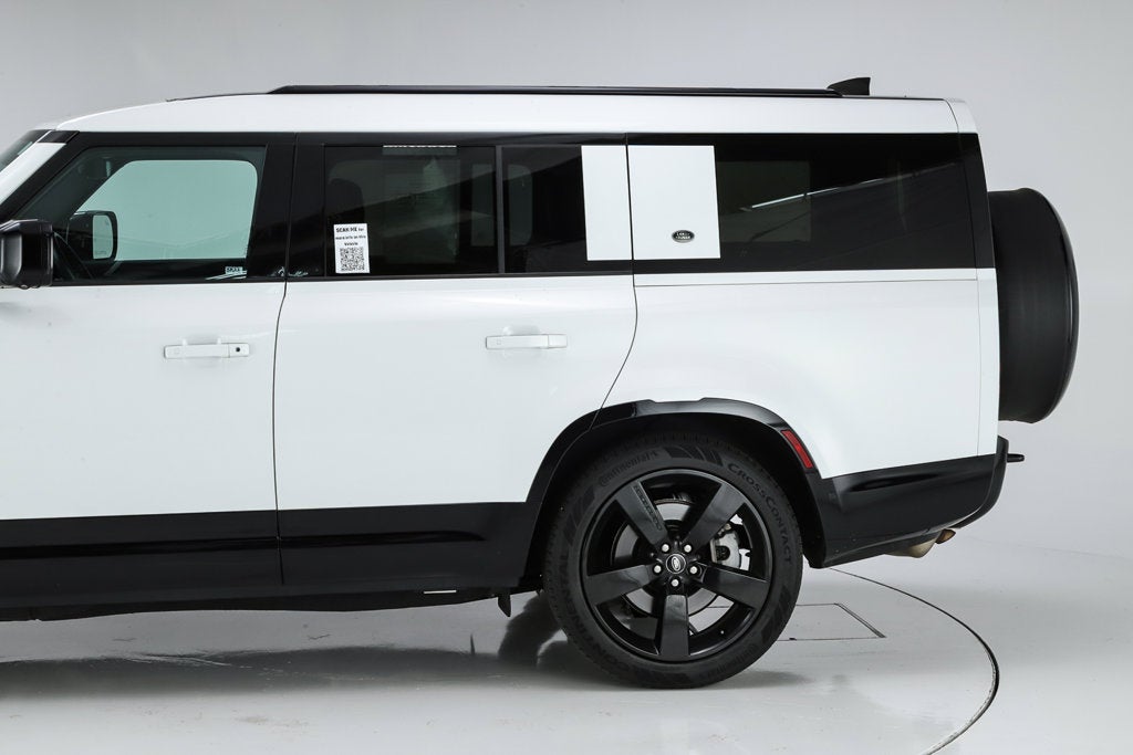 2024 Land Rover Defender 130 X-Dynamic SE