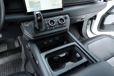 2024 Land Rover Defender 130 X-Dynamic SE