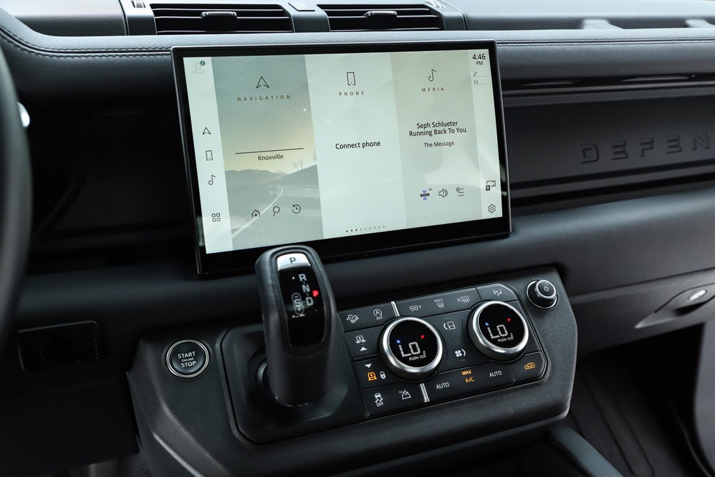 2024 Land Rover Defender 130 X-Dynamic SE