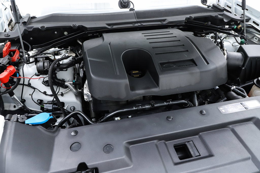 2024 Land Rover Defender 130 X-Dynamic SE
