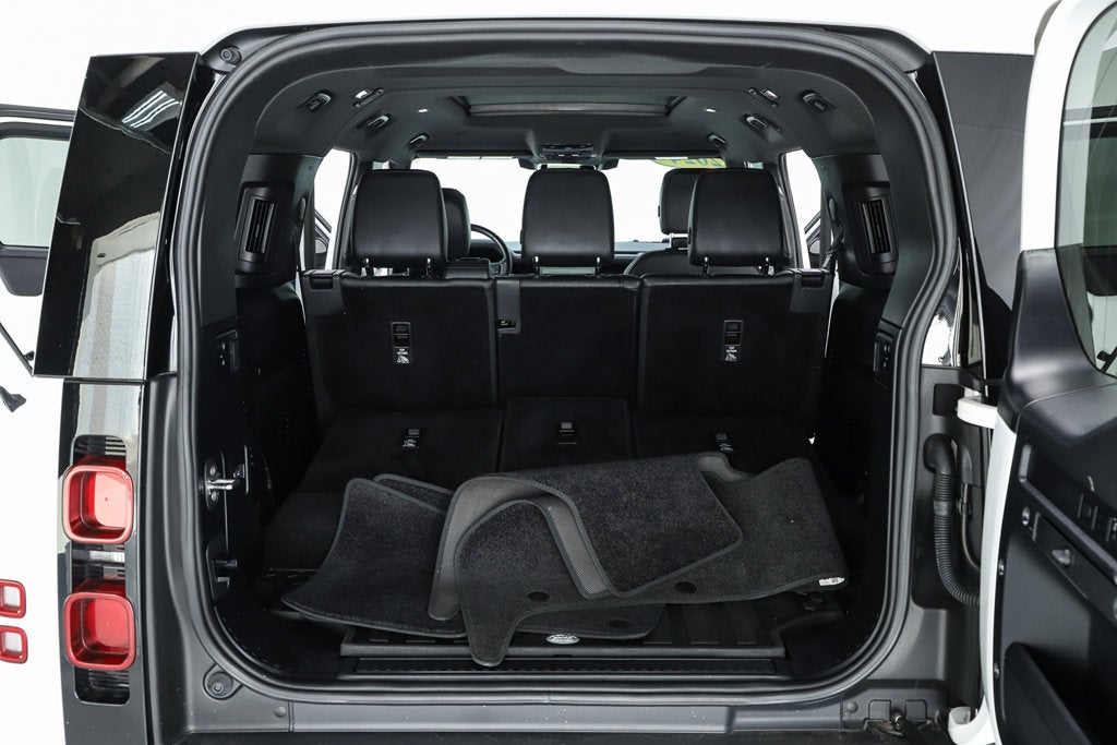 2024 Land Rover Defender 130 X-Dynamic SE