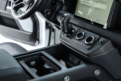 2024 Land Rover Defender 130 X-Dynamic SE