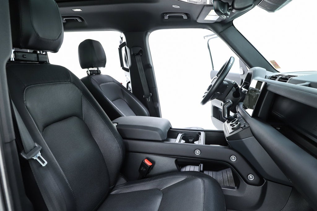 2024 Land Rover Defender 130 X-Dynamic SE