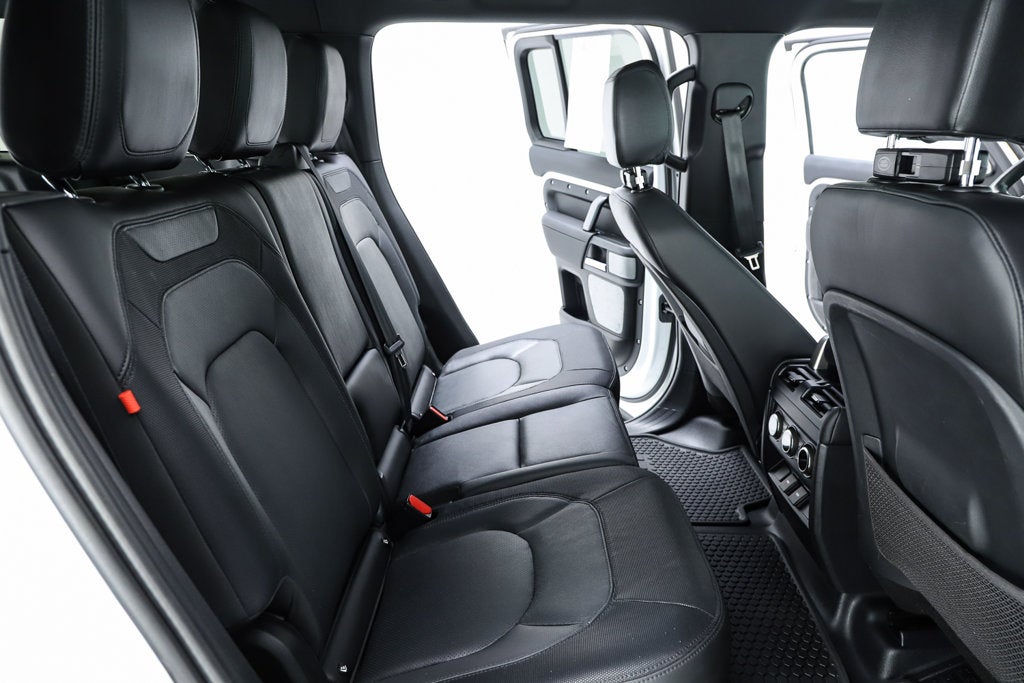 2024 Land Rover Defender 130 X-Dynamic SE