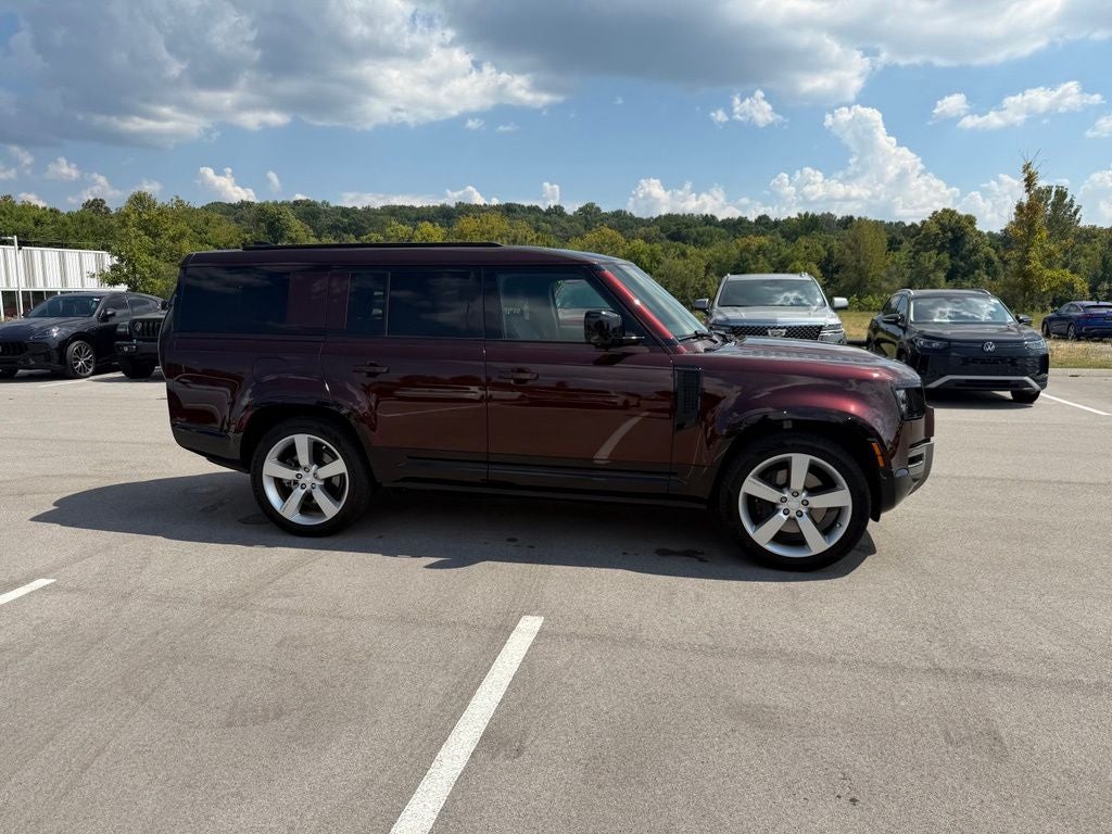 2025 Land Rover Defender 130 X-Dynamic SE