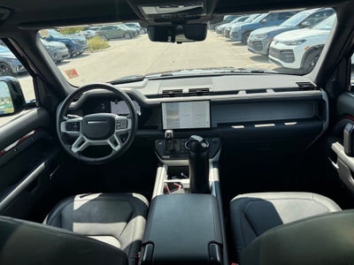 2025 Land Rover Defender 130 X-Dynamic SE