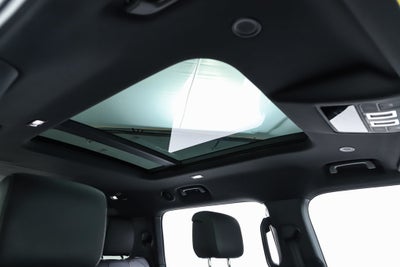 2025 Land Rover Defender 130 X-Dynamic SE