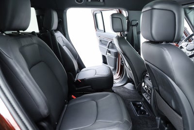 2025 Land Rover Defender 130 X-Dynamic SE