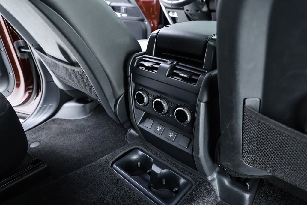 2025 Land Rover Defender 130 X-Dynamic SE