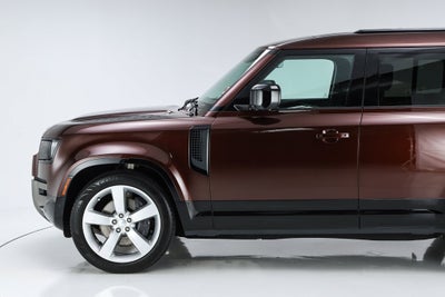 2025 Land Rover Defender 130 X-Dynamic SE