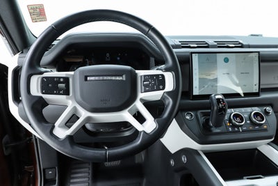 2025 Land Rover Defender 130 X-Dynamic SE