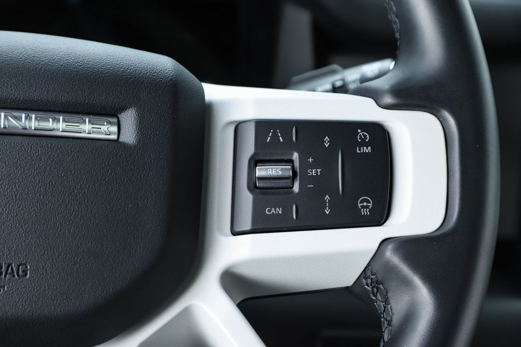 2025 Land Rover Defender 130 X-Dynamic SE