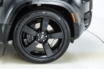 2025 Land Rover Defender 130 X-Dynamic SE