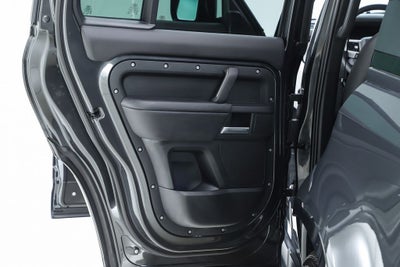 2025 Land Rover Defender 130 X-Dynamic SE