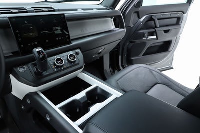 2025 Land Rover Defender 130 X-Dynamic SE