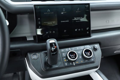 2025 Land Rover Defender 130 X-Dynamic SE