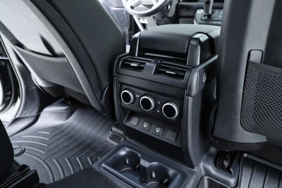 2025 Land Rover Defender 130 X-Dynamic SE