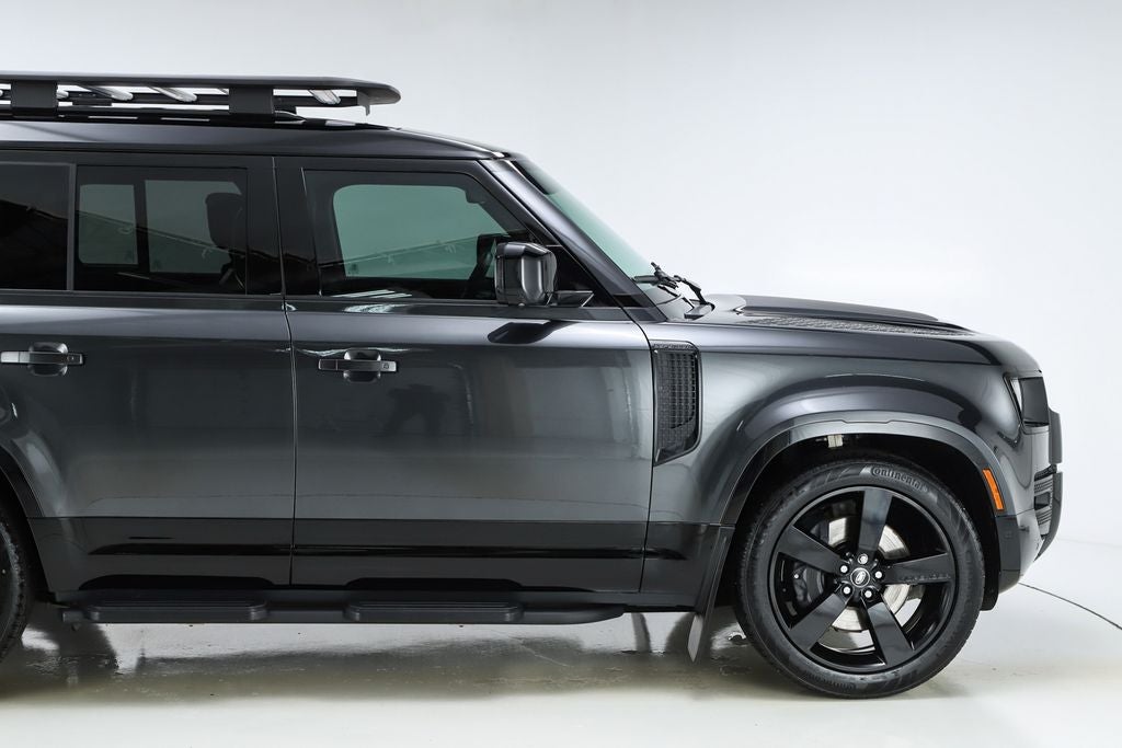 2025 Land Rover Defender 130 X-Dynamic SE