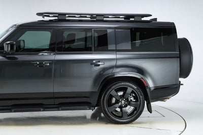 2025 Land Rover Defender 130 X-Dynamic SE