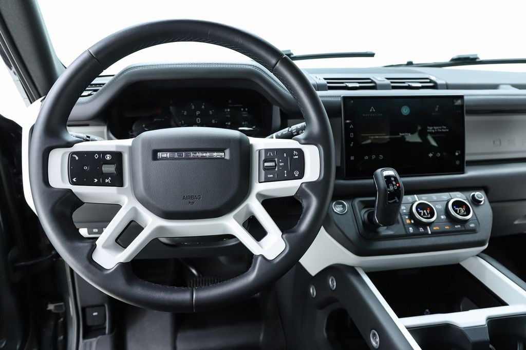 2025 Land Rover Defender 130 X-Dynamic SE