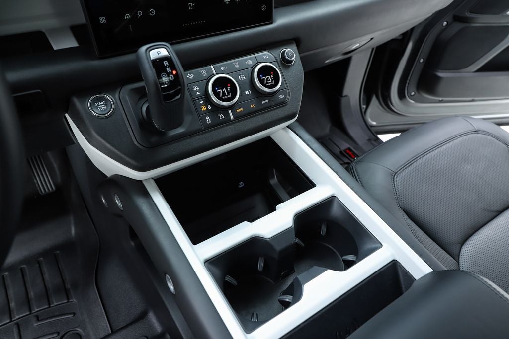 2025 Land Rover Defender 130 X-Dynamic SE