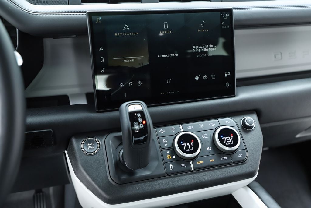 2025 Land Rover Defender 130 X-Dynamic SE