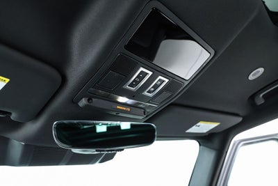 2025 Land Rover Defender 130 X-Dynamic SE