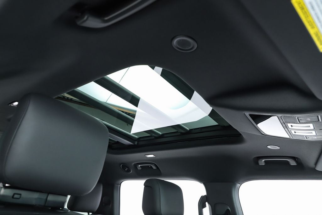 2025 Land Rover Defender 130 X-Dynamic SE