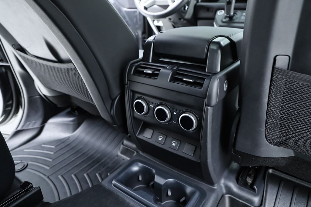 2025 Land Rover Defender 130 X-Dynamic SE