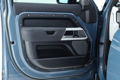 2023 Land Rover Defender 110 SE