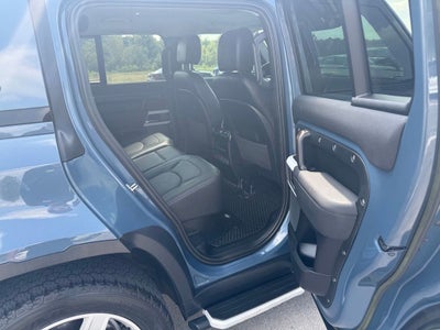 2023 Land Rover Defender 110 SE
