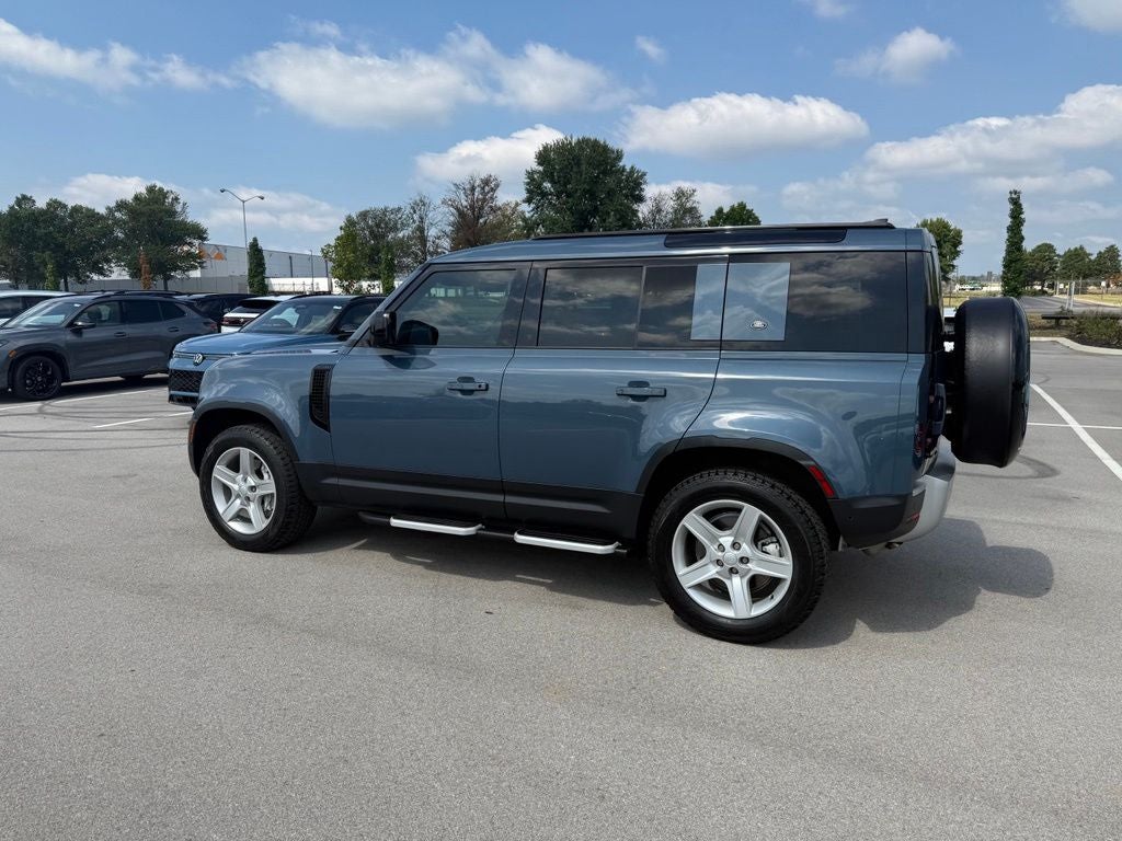 2023 Land Rover Defender 110 SE