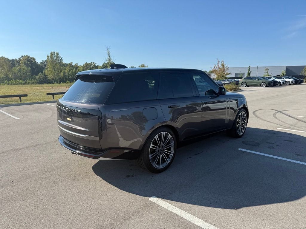 2025 Land Rover Range Rover SE
