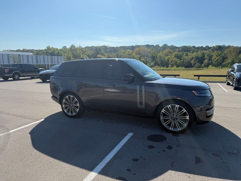 2025 Land Rover Range Rover SE