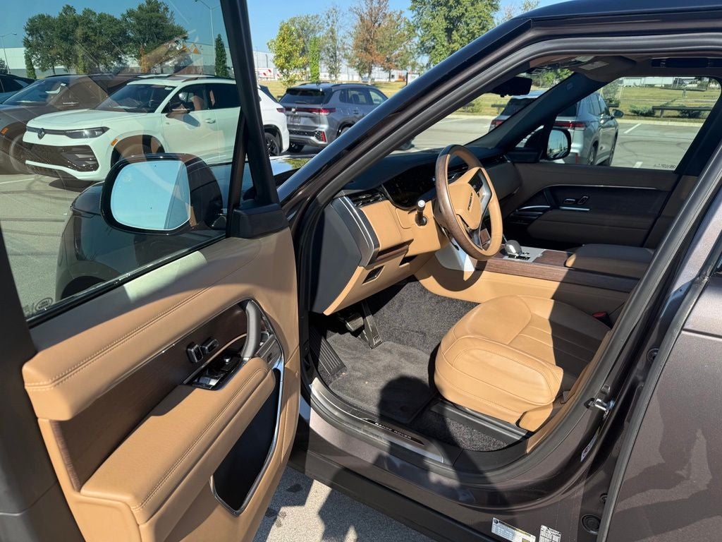2025 Land Rover Range Rover SE