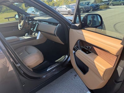2025 Land Rover Range Rover SE