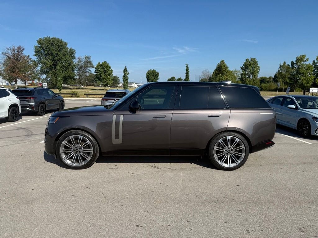 2025 Land Rover Range Rover SE