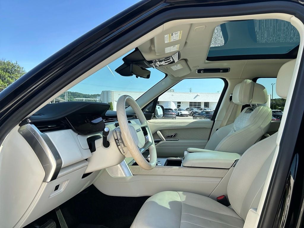 2024 Land Rover Range Rover SV