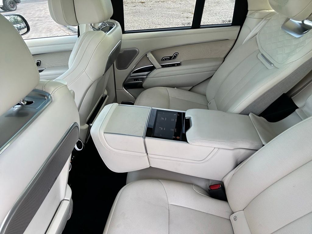 2024 Land Rover Range Rover SV