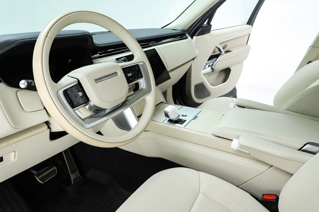 2024 Land Rover Range Rover SV