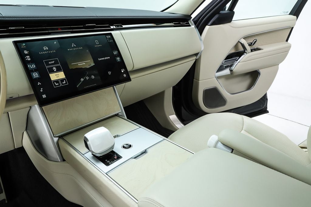 2024 Land Rover Range Rover SV