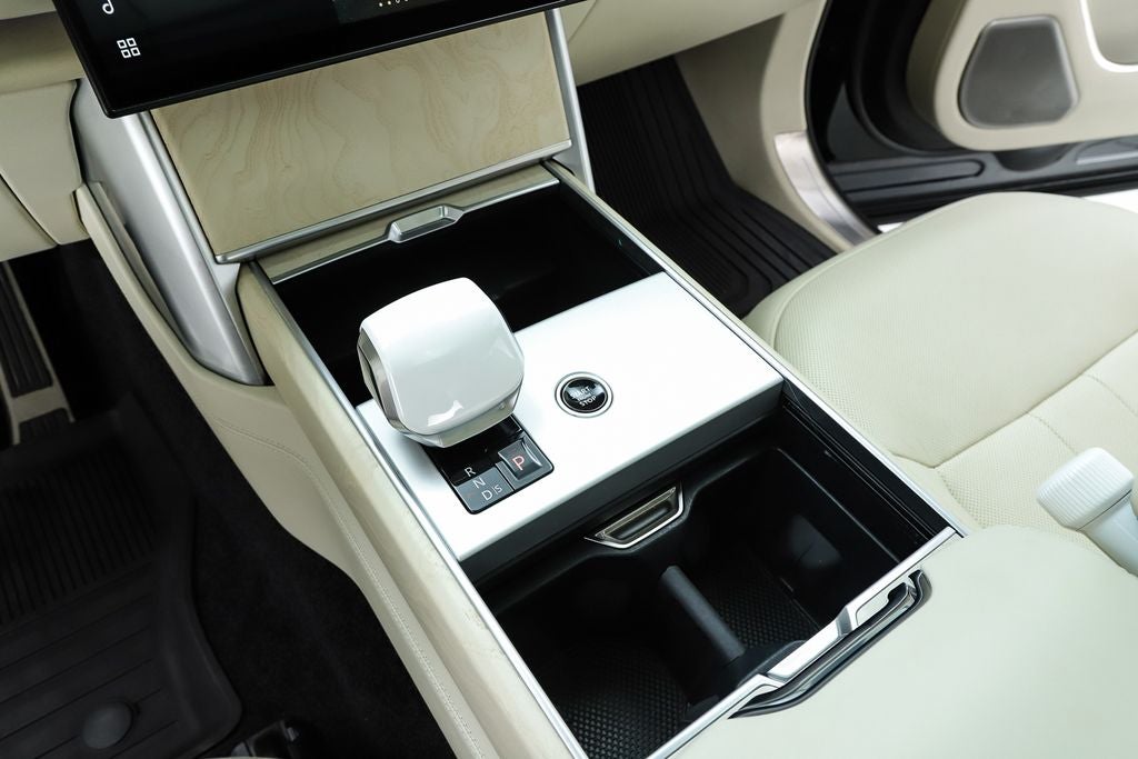2024 Land Rover Range Rover SV