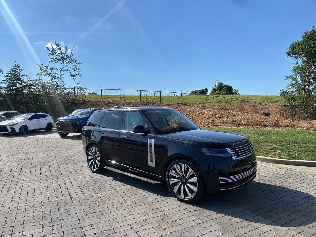 2024 Land Rover Range Rover SV