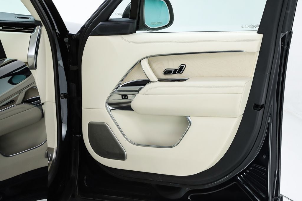2024 Land Rover Range Rover SV