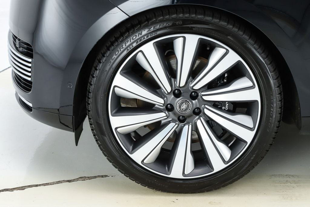 2024 Land Rover Range Rover SV