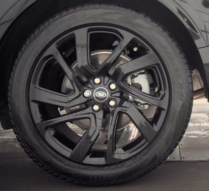 2025 Land Rover Discovery Dynamic SE