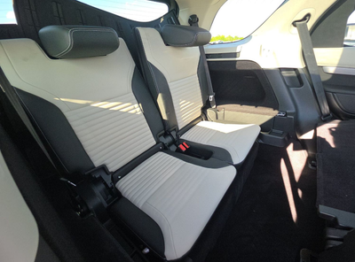 2025 Land Rover Discovery Dynamic SE